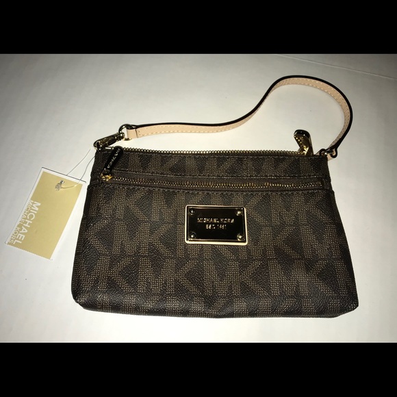 MICHAEL Michael Kors Handbags - TAKING OFFERS BRAND NEW Michael Kors Wristlet